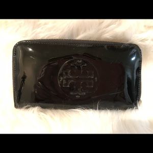 Tory Burch wallet